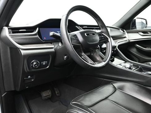 Used 2024 Jeep Grand Cherokee L Limited w/ Luxury Tech Group II image 23