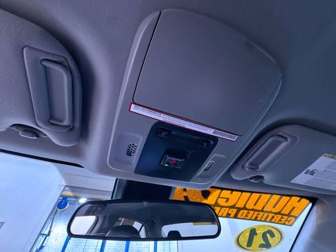 Used 2021 Toyota Camry SE image 33