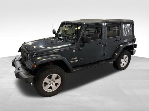 Used 2007 Jeep Wrangler Unlimited Sahara w/ Trailer Tow Group AWD/4WD image 9