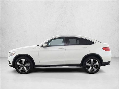 Used 2019 Mercedes-Benz GLC 300 4MATIC Coupe image 4