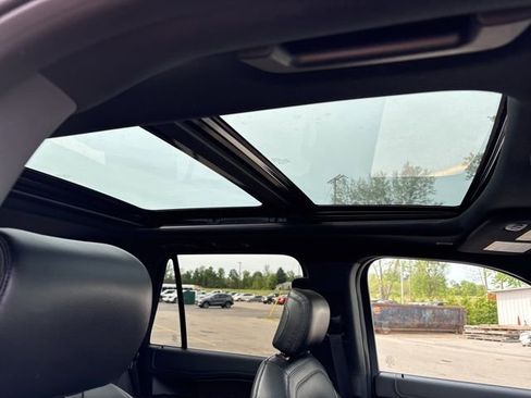 Used 2018 Ford Expedition Limited AWD/4WD image 11