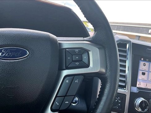 Used 2016 Ford F150 Platinum w/ Equipment Group 701A Luxury AWD/4WD image 18