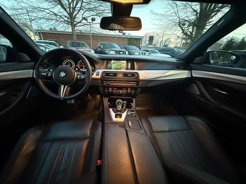 Used 2014 BMW M5 image 18