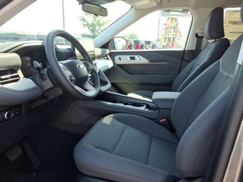Used 2026 Ford Explorer Active RWD image 10
