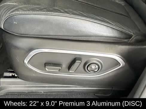 Used 2022 Jeep Wagoneer Series II w/ Premium Group I AWD/4WD image 16