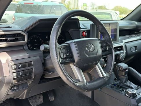 Certified 2025 Toyota Tacoma TRD Off-Road image 22