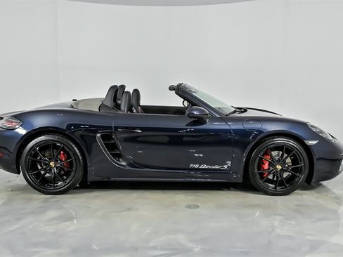 Used 2018 Porsche 718 Boxster S RWD image 10