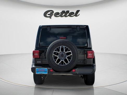 Used 2025 Jeep Wrangler Unlimited Sahara AWD/4WD image 6