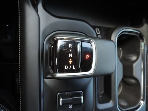 Used 2023 GMC Sierra 1500 AT4X AWD/4WD image 30