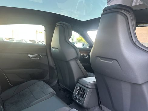 Used 2022 Audi e-tron GT Premium Plus image 38