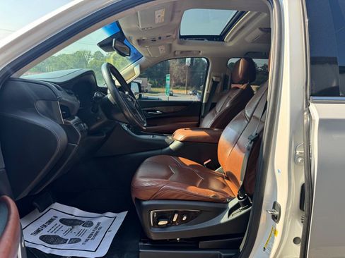 Used 2016 Cadillac Escalade Premium AWD/4WD image 12