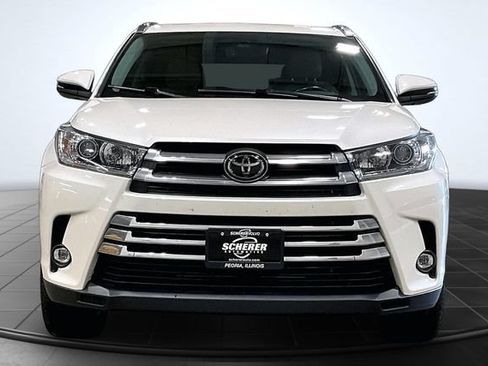 Used 2019 Toyota Highlander Limited AWD/4WD image 3