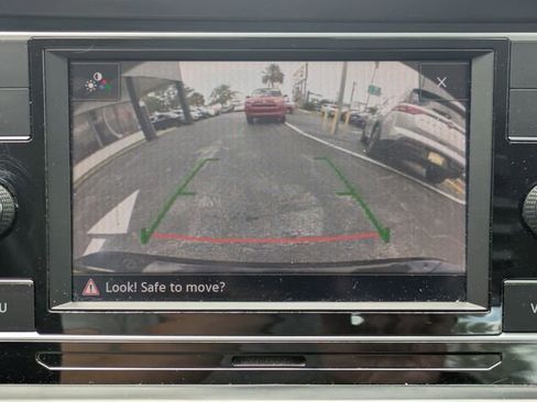 Used 2021 Volkswagen Jetta SE FWD image 19