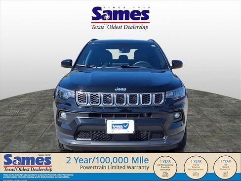 Used 2024 Jeep Compass Latitude image 3