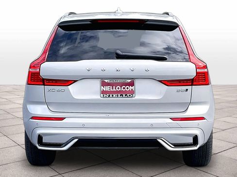 Used 2025 Volvo XC60 B5 Core AWD/4WD image 7