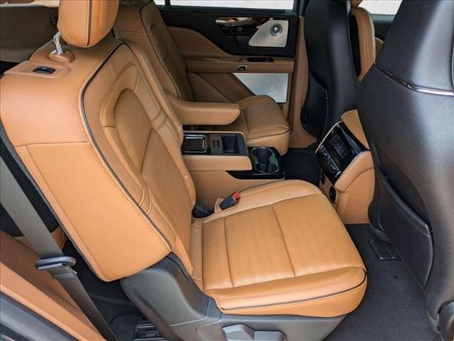 Used 2022 Lincoln Aviator Black Label w/ Dynamic Handling Package AWD/4WD image 22
