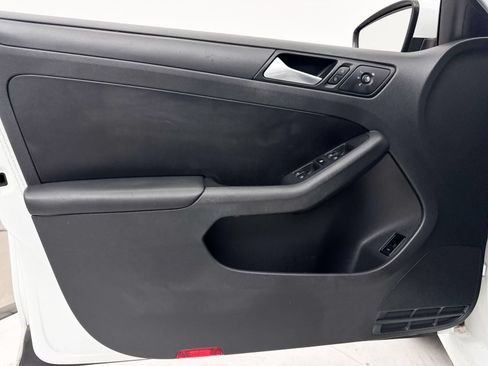Used 2014 Volkswagen Jetta SE FWD image 17