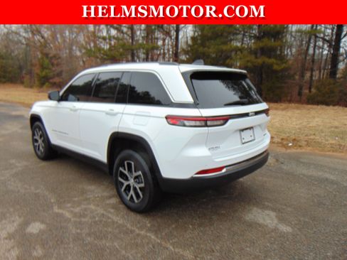 Certified 2024 Jeep Grand Cherokee Limited image 8