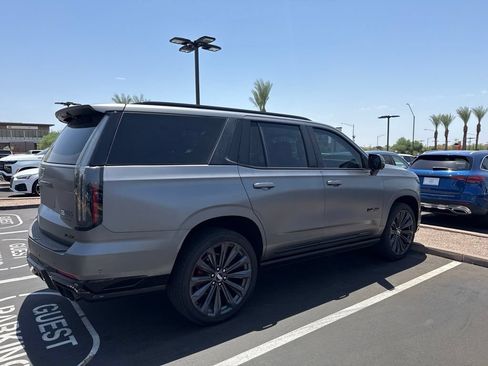 Used 2026 Cadillac Escalade V w/ LPO, Onyx Lite Package AWD/4WD image 4