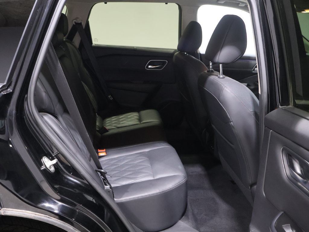 Used 2025 Nissan Rogue Platinum w/ Tech Package AWD/4WD image 23