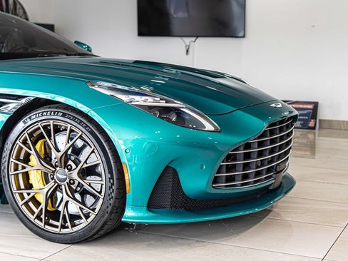 Used 2025 Aston Martin DB12 Convertible RWD image 3