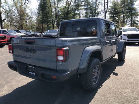 New 2026 Jeep Gladiator Sport image 13