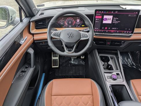 New 2026 Volkswagen Tiguan SEL R-Line AWD/4WD image 15