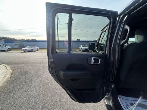 New 2026 Jeep Wrangler Unlimited Sahara AWD/4WD image 29