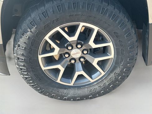 Used 2022 GMC Canyon AT4 w/ Driver Alert Package AWD/4WD image 27