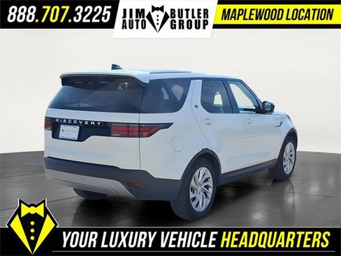 Used 2024 Land Rover Discovery S image 4