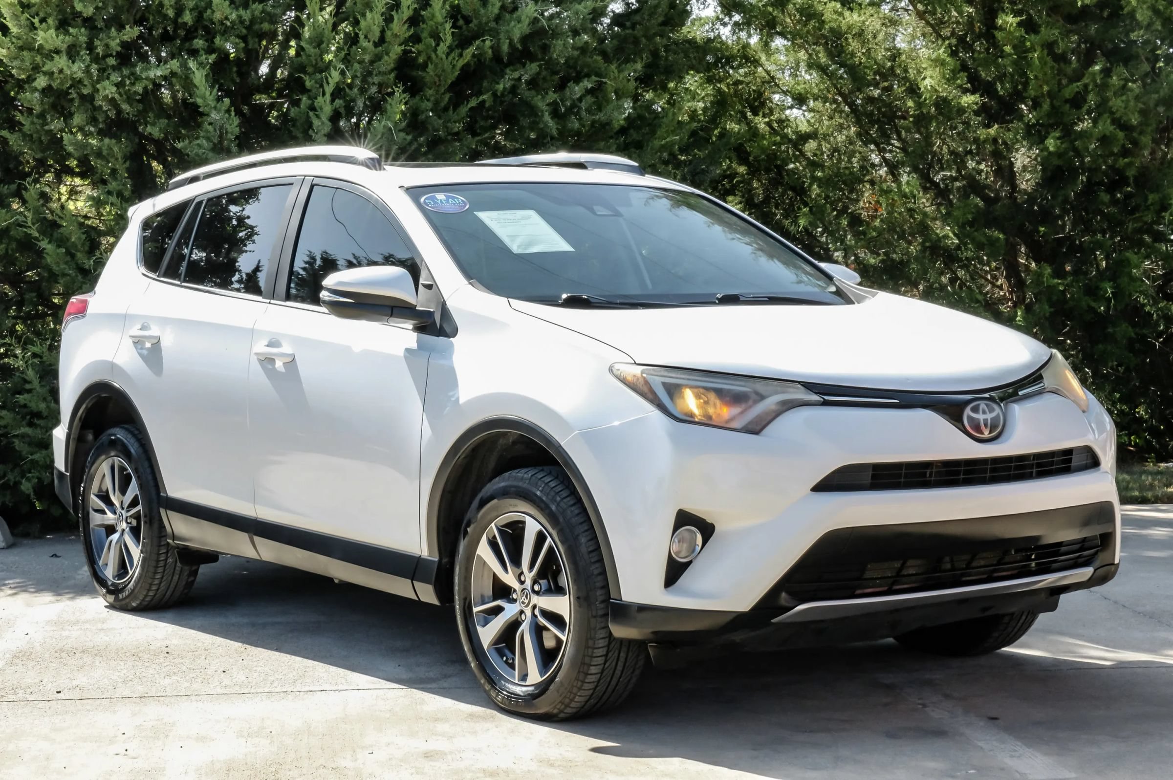 Used 2018 Toyota RAV4 XLE w/ Plus Extra Value Package FWD image 6