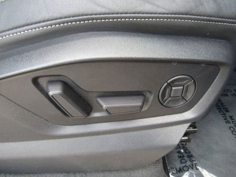 Used 2023 Audi Q8 Premium Plus w/ Premium Plus Package image 23