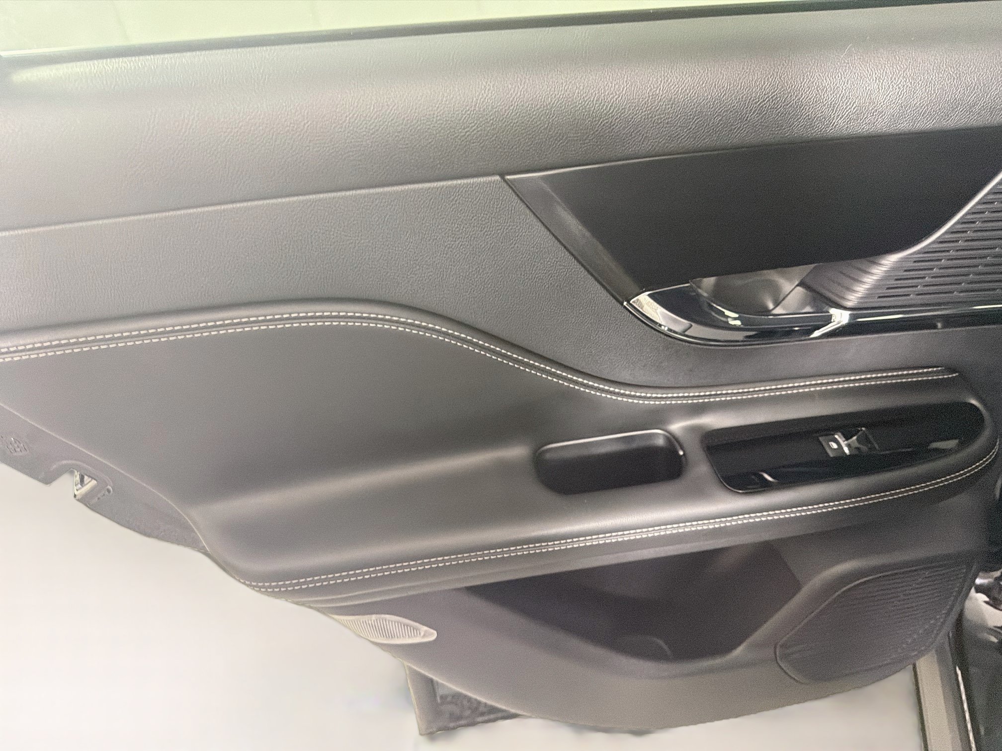 Used 2020 Lincoln Corsair FWD w/ Equipment Group 101A image 24