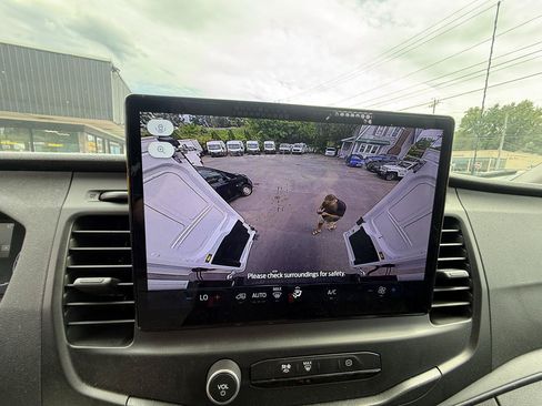 Used 2023 Ford E-Transit Medium Roof RWD image 19