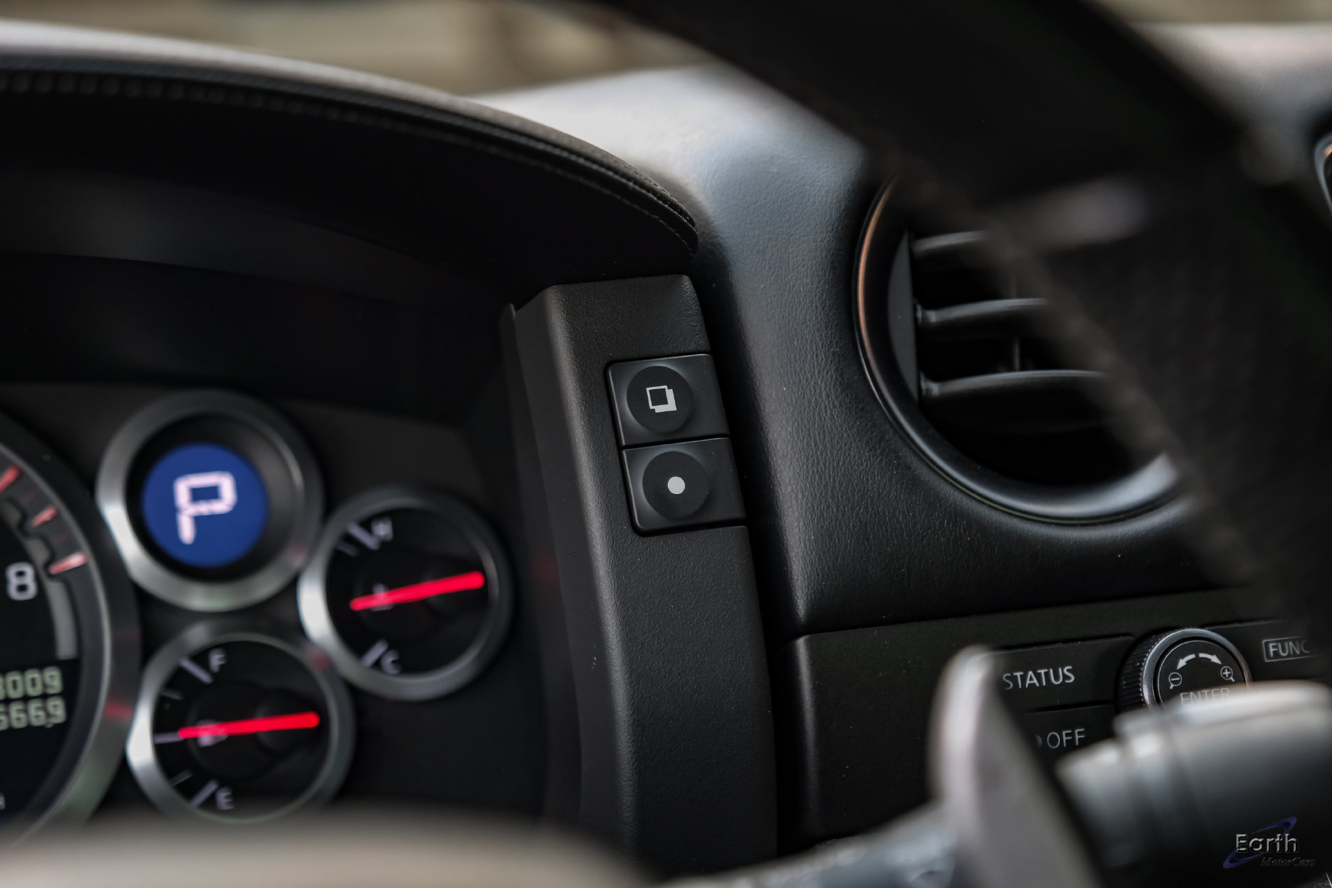 Used 2013 Nissan GT-R Black Edition AWD/4WD image 83