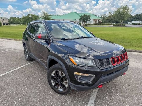 Used 2018 Jeep Compass Trailhawk w/ Cold Weather Group AWD/4WD image 2