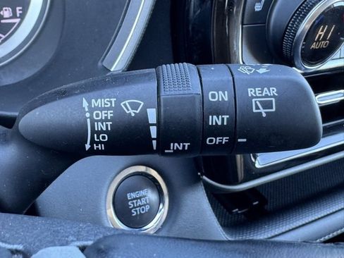 Used 2022 Toyota Highlander XLE image 34