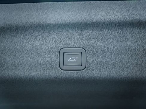 New 2026 Chevrolet Suburban High Country AWD/4WD image 10