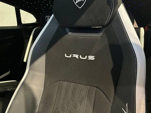 Used 2024 Lamborghini Urus Performante AWD/4WD image 31