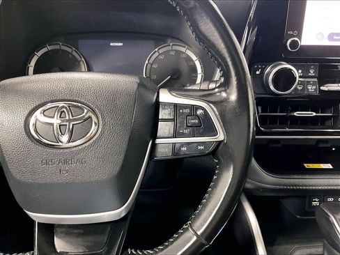 Used 2023 Toyota Highlander XLE AWD/4WD image 24