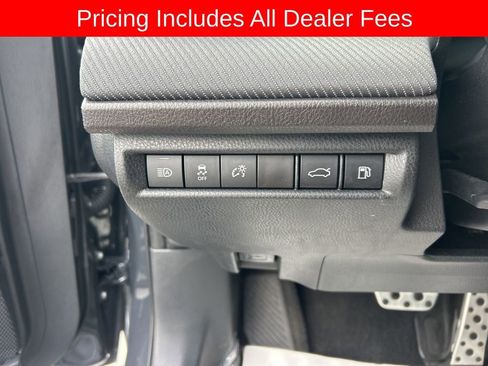 Used 2025 Toyota Camry SE FWD image 6