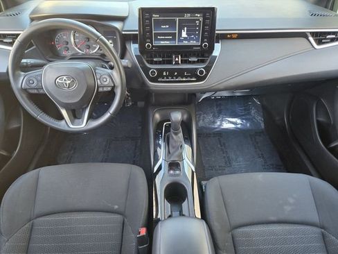 Used 2022 Toyota Corolla SE image 18