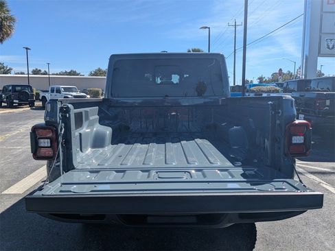 New 2025 Jeep Gladiator Sport image 13