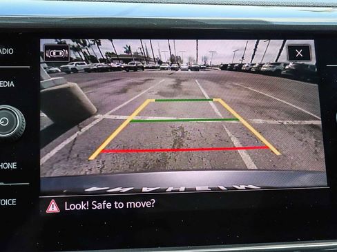 Used 2022 Volkswagen Taos SEL w/ Panoramic Sunroof Package image 26