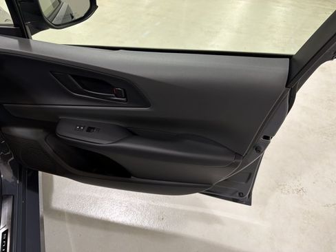 Used 2026 Toyota Prius LE FWD image 38