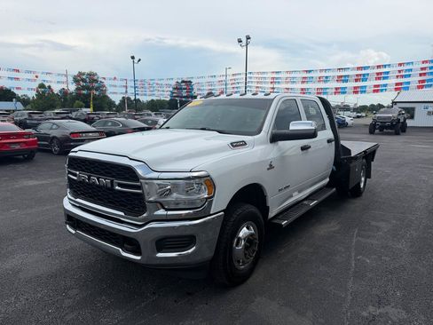 Used 2022 RAM 3500 Tradesman w/ Chrome Appearance Group AWD/4WD image 8