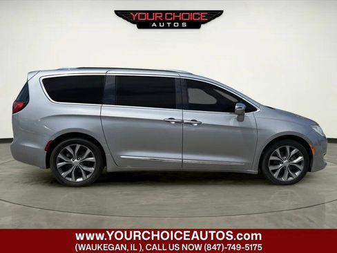 Used 2018 Chrysler Pacifica Limited w/ Advanced Safetytec Group FWD image 6