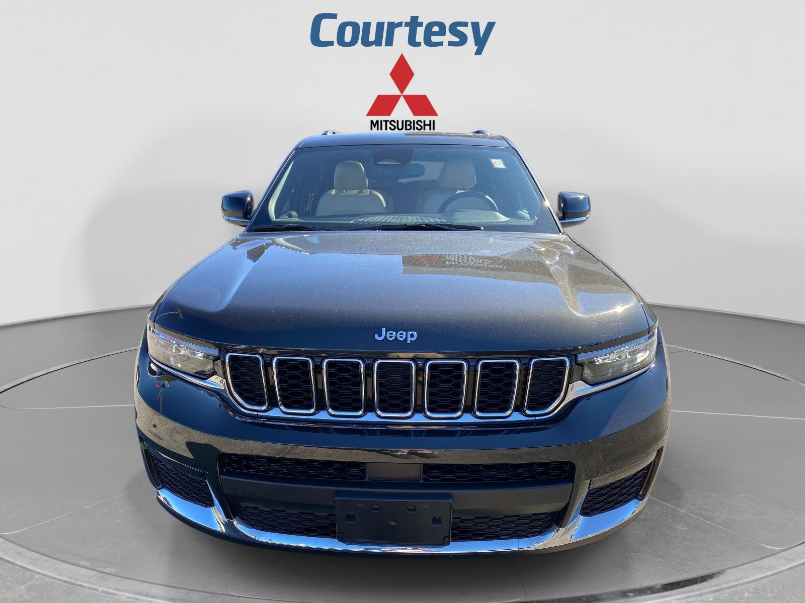 Used 2023 Jeep Grand Cherokee L Limited AWD/4WD image 10