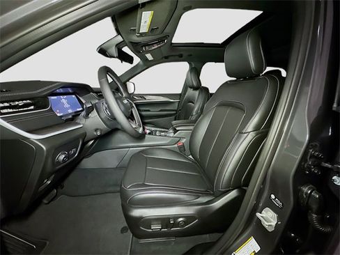 New 2025 Jeep Grand Cherokee Limited w/ Luxury Tech Group II image 14