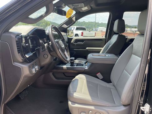 Used 2022 GMC Sierra 1500 SLT w/ SLT Premium Plus Package AWD/4WD image 4